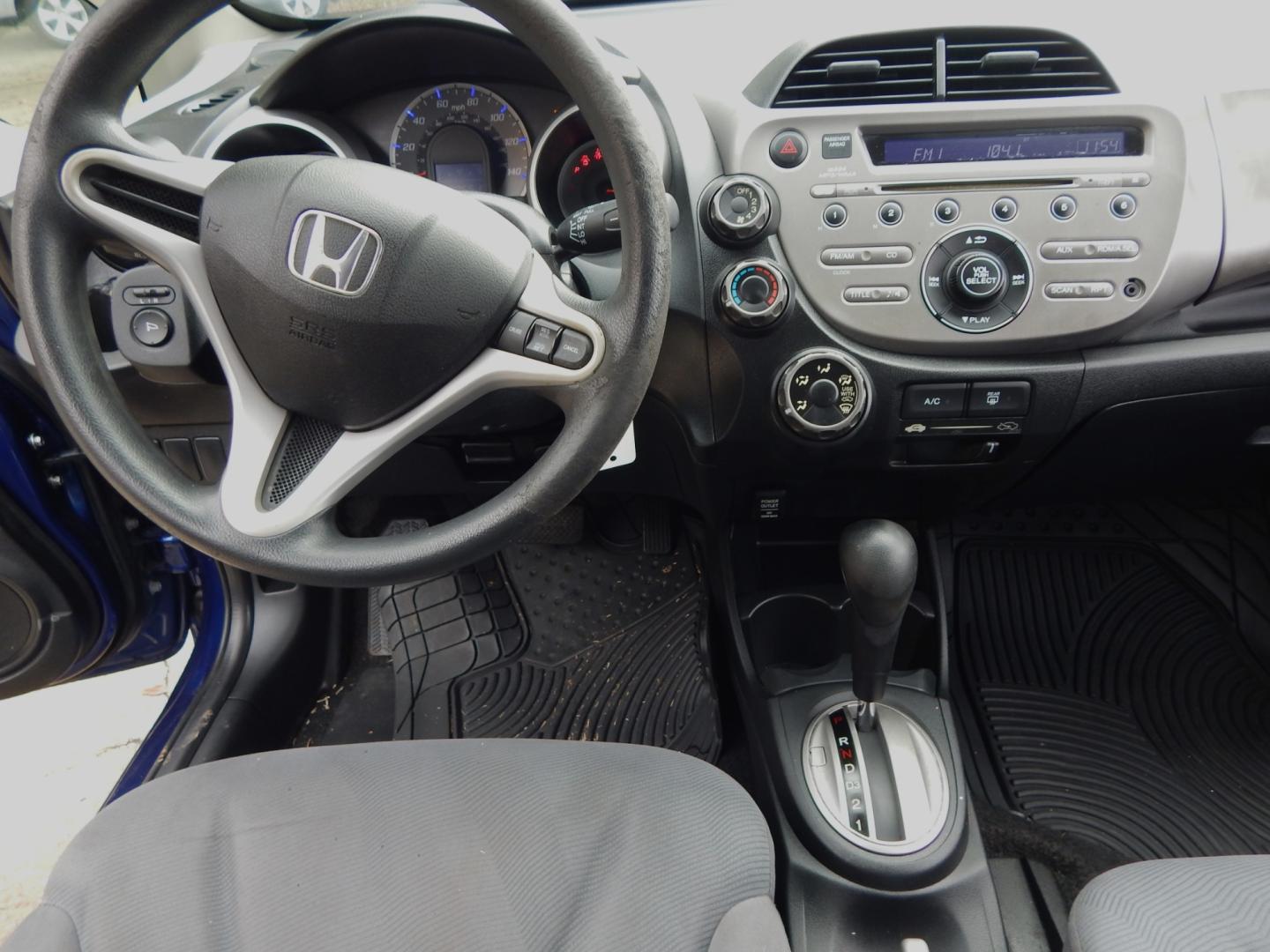 2012 Blue /Gray Honda Fit (JHMGE8H39CC) with an 4 cyl. engine, Automatic transmission, located at 3120 W Tennessee St, Tallahassee, FL, 32304-1002, (850) 575-6702, 30.458841, -84.349648 - Photo#4